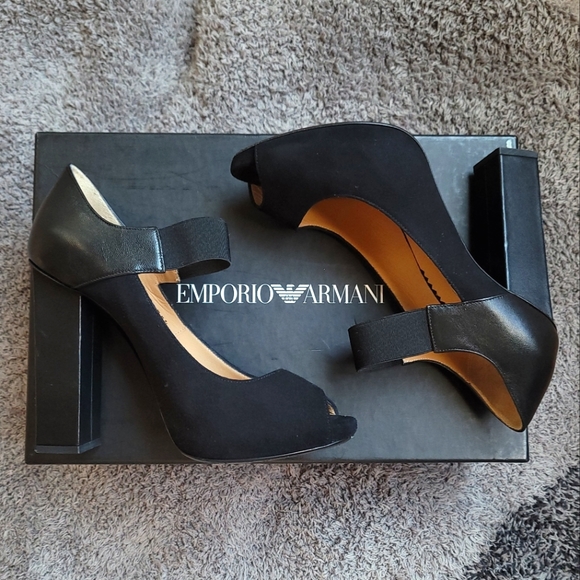 👠EUC👠 EMPORIO ARMANI LEATHER SUEDE PUMPS - Picture 1 of 10